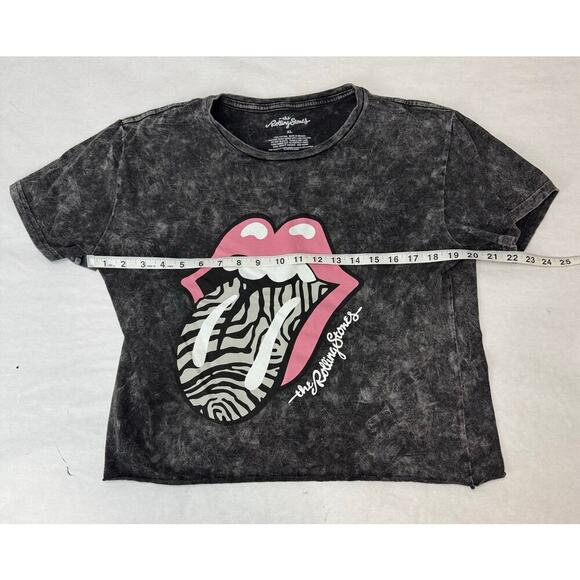Rolling Stones Graphic Tee Cropped Tongue Lips Edgy Classic Rock & Roll Size XL - Picture 3 of 6